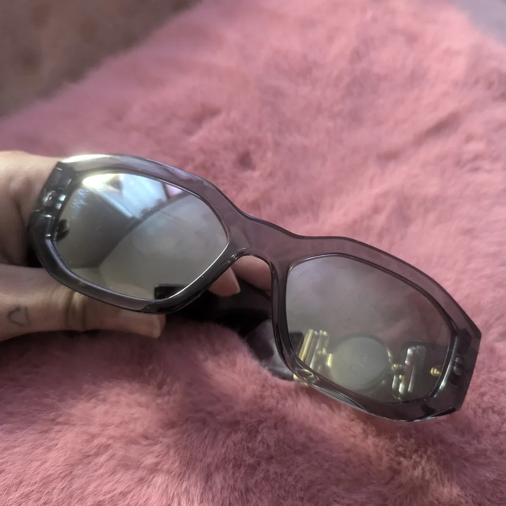 Versace Purple Sunglasses - Picture 1 of 3